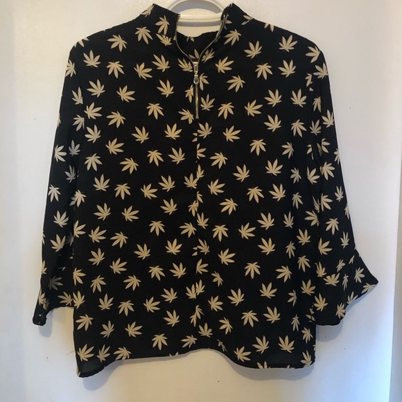 Ladies pot leaf blouse - Picture 2 of 3
